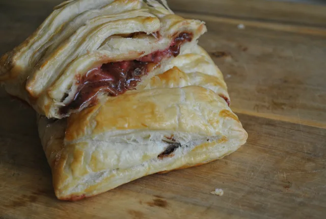4 ingredient Chocolate and Strawberry Puff Pastry recipe - 1