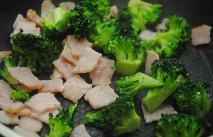 Broccoli and Bacon Pasta recipe - 1