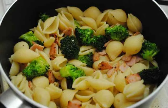 Broccoli and Bacon Pasta recipe - 2