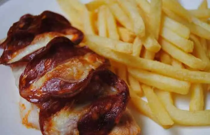 Chorizo and Mozzarella Stuffed Chicken and Fries recipe - 1 (1)