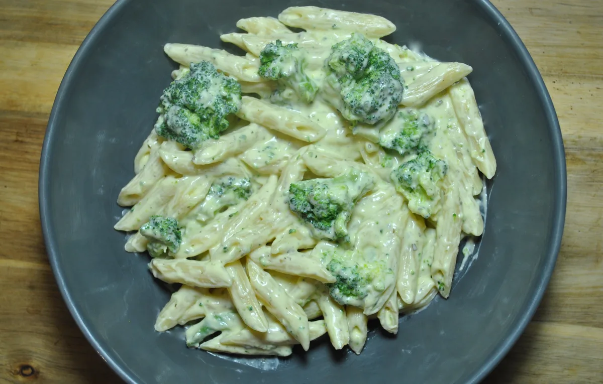 Creamy Cheese and Broccoli Pasta Recipe - 1