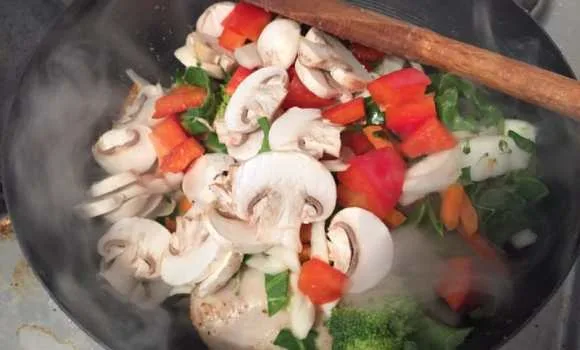 Easy Chinese chicken stir-fry