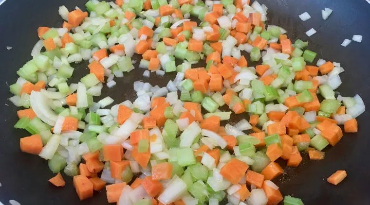Easy and Healthy Turkey Bolognese Recipe - 2
