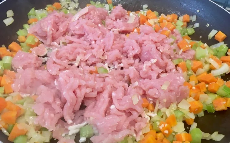Easy and Healthy Turkey Bolognese Recipe - 3