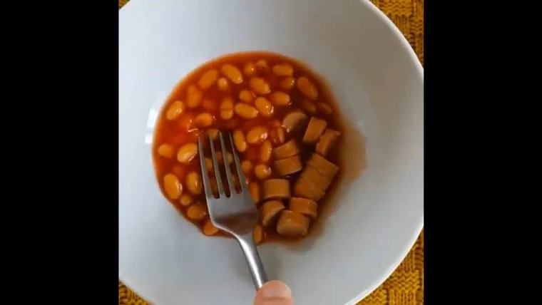 Greggs Sausage, Bean and Cheese Melt recipe - 2