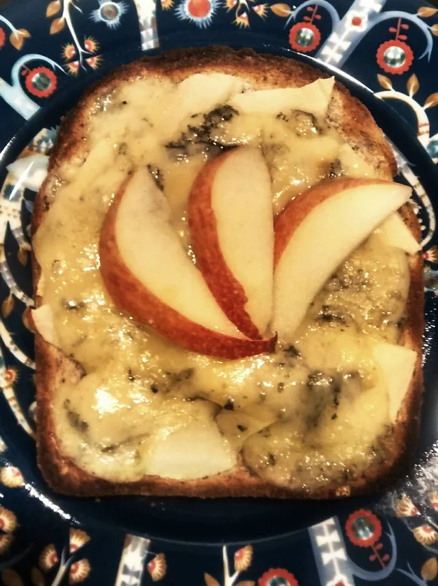 Stilton and apple toastie