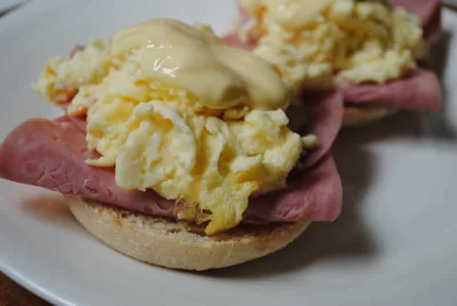Scrambled Eggs Benedict recipe and how to