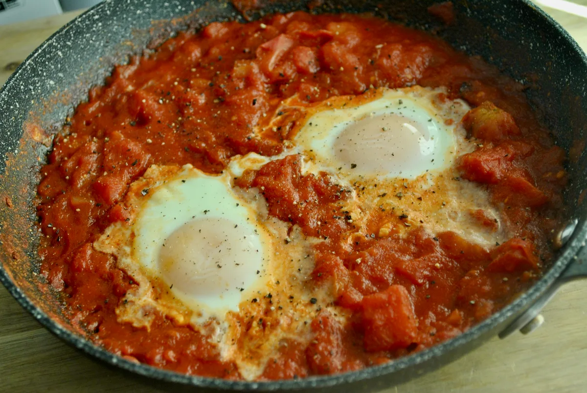 Spicy Shakshuka Eggs Breakfast Recipe - 1