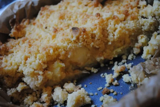 Super cheap and easy apple crumble recipe