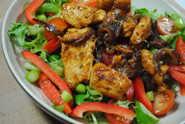 Chicken and Red Onion Salad Recipe