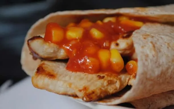 Crunchy piri piri chicken wraps