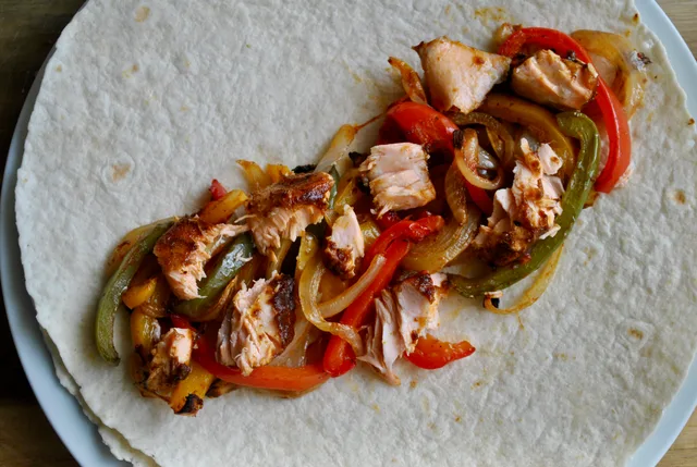 easy salmon fajitas recipe - 3