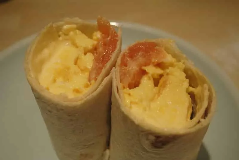 Eggs Benedict breakfast wraps recipe