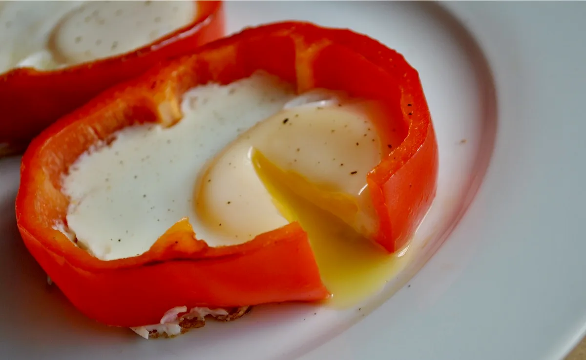 fried pepper eggs recipe - 1