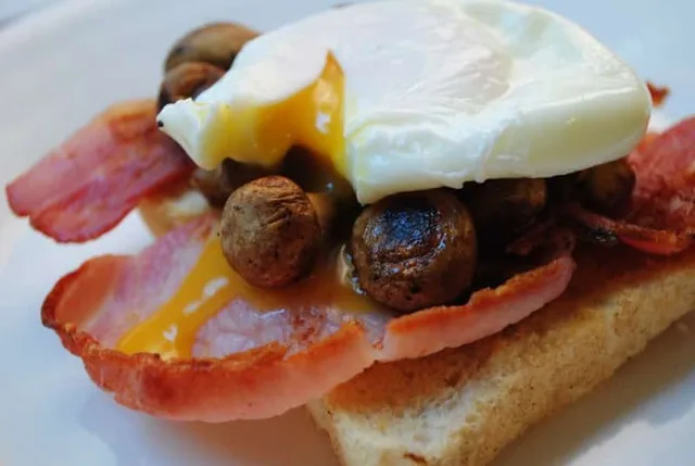 Healthy (ish) fried breakfast sandwich recipe