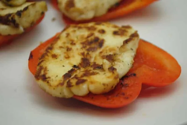 Pan fried Halloumi and red peppers
