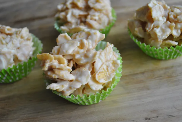 orange white chocolate cornflake cakes recipe - 1