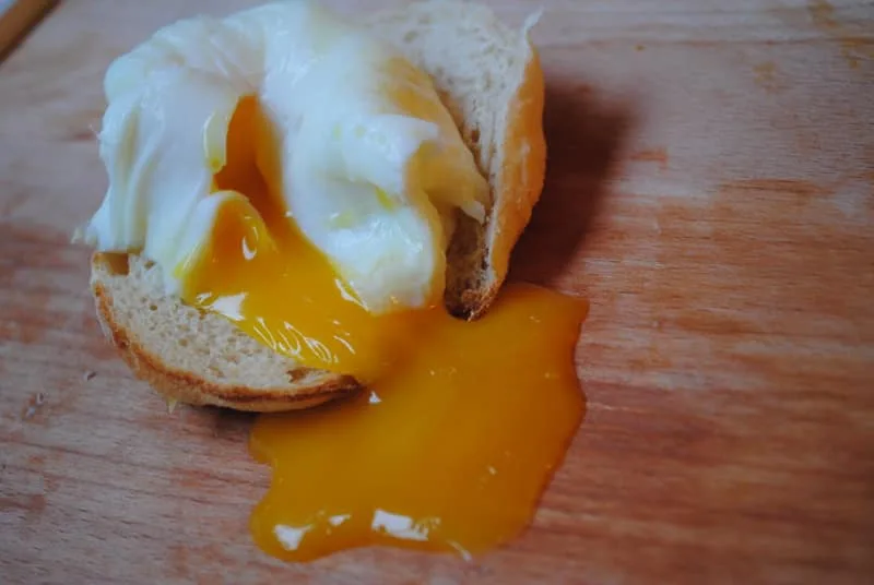 Perfect poached eggs recipe (use sandwich bags!)