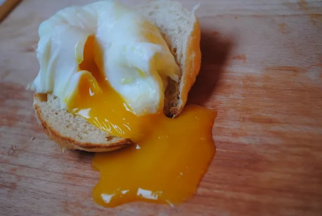 Perfect poached eggs recipe (use sandwich bags!)