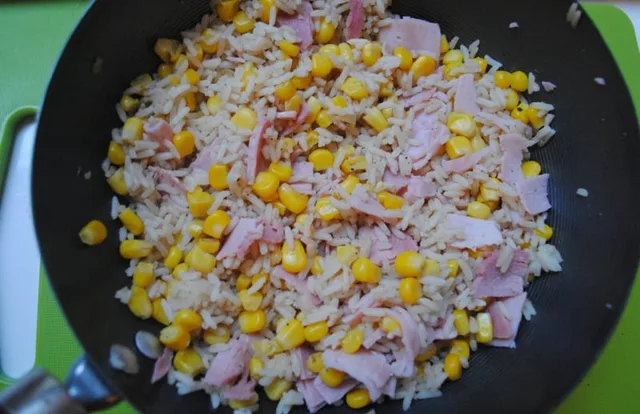 Fried rice, ham and sweetcorn recipe