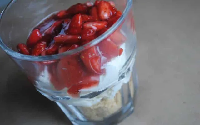 5 Minute Strawberry Cheesecakes Recipe