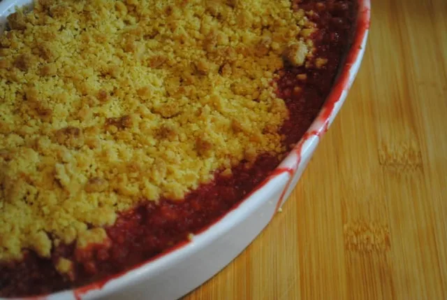 Super Simple Strawberry Crumble