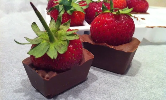Super strawberry chocolate bites – cheap student dessert recipe!