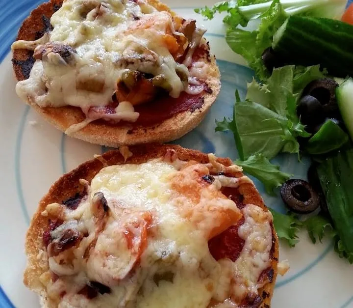 Muffin pizzas