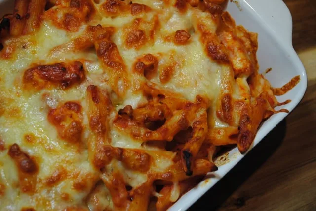5 Ingredient Chicken Mozzarella Pasta Bake