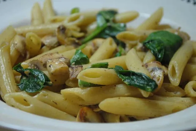 spinach and mushroom pasta