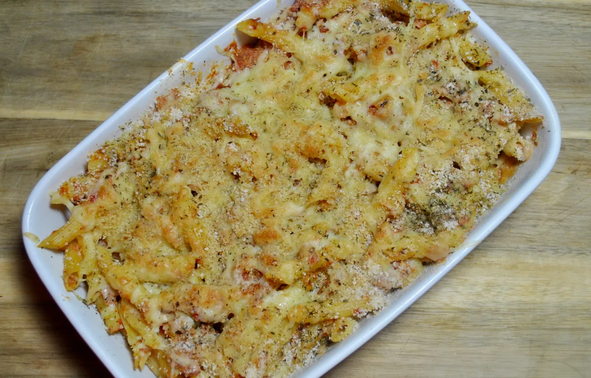 Tuna and Chorizo Pasta Bake with Cheesy Herb Crust Recipe