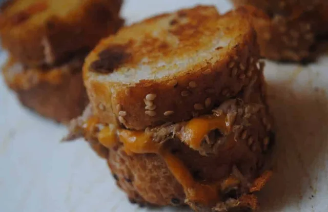Tuna mini melts